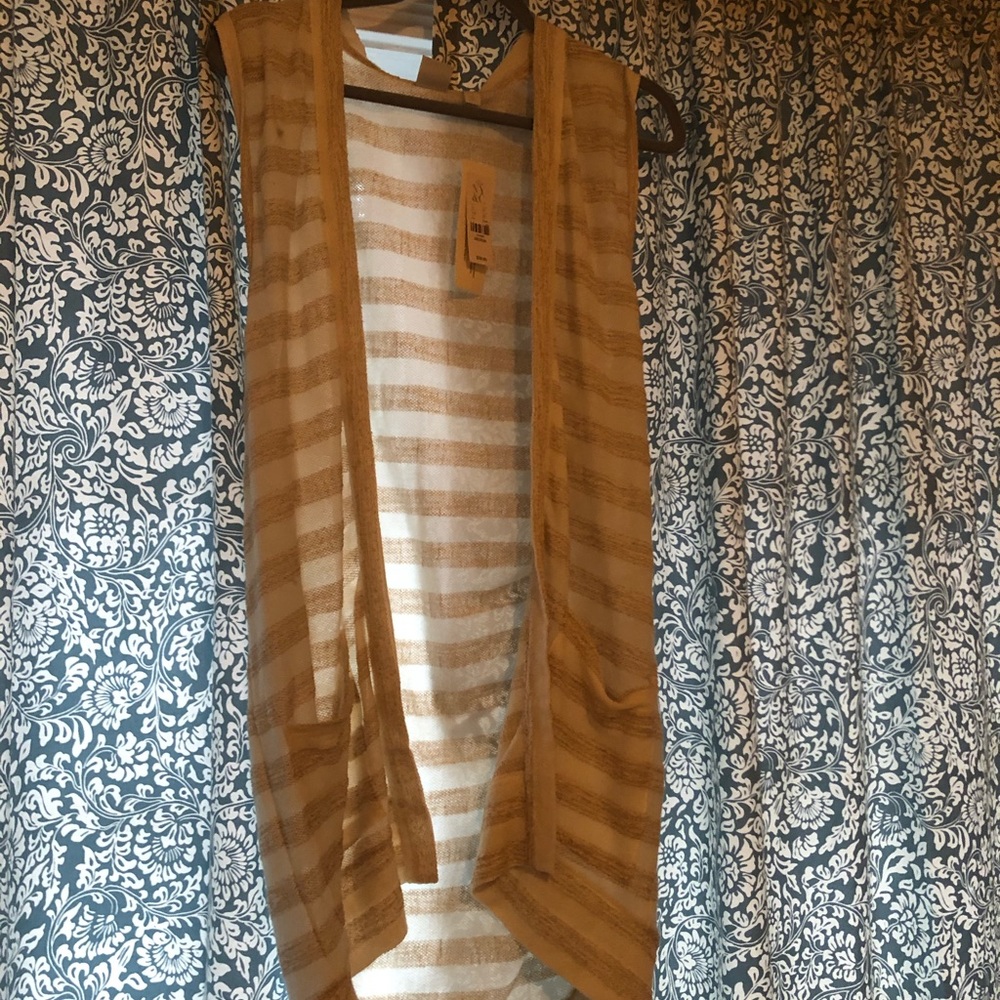 Striped tan/white short sleeve sweater
